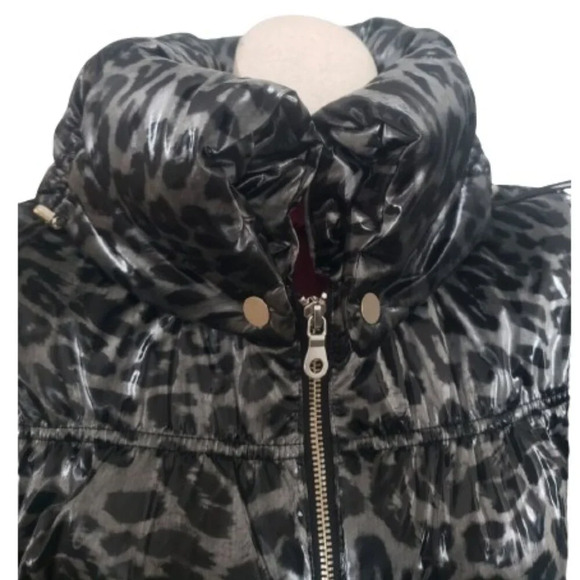 Shiny Animal Printed Gray/Black Belted Puffy Jacket - Picture 5 of 12